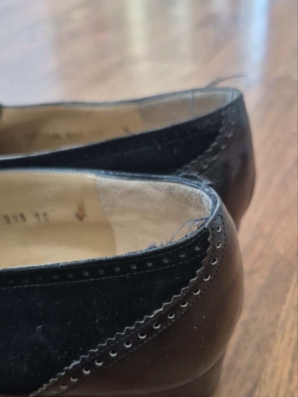 Salvatore Ferragamo Women's Black Leather Kiltie Bow Loafers Size 10 - Picture 2 of 5